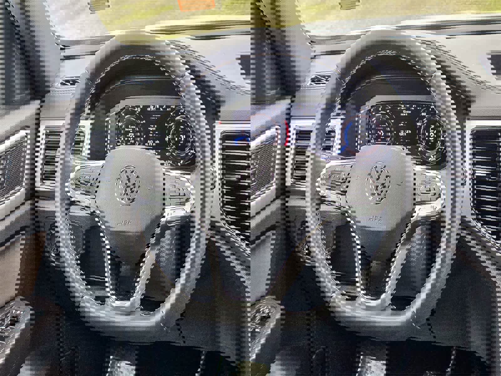 Used 2023 Volkswagen Atlas Cross Sport SE image 11