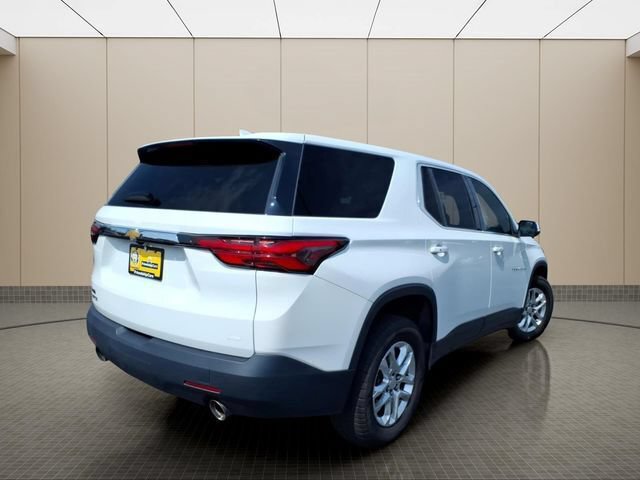 Used 2023 Chevrolet Traverse LS w/ Safety Package FWD image 6