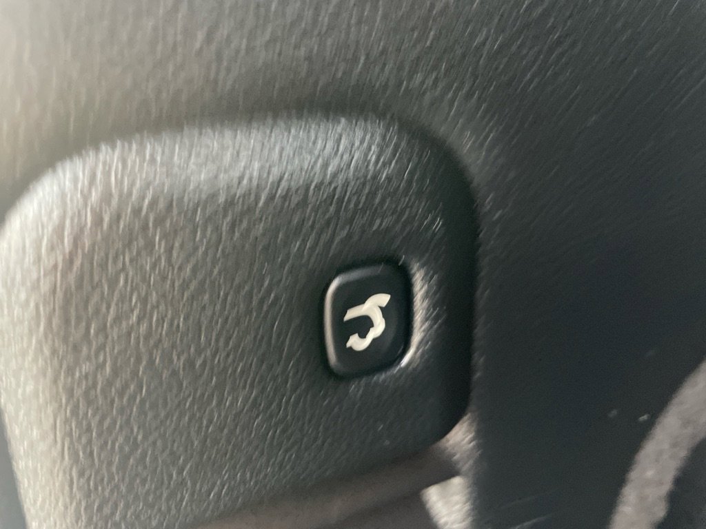 Used 2020 Jeep Grand Cherokee Altitude image 18