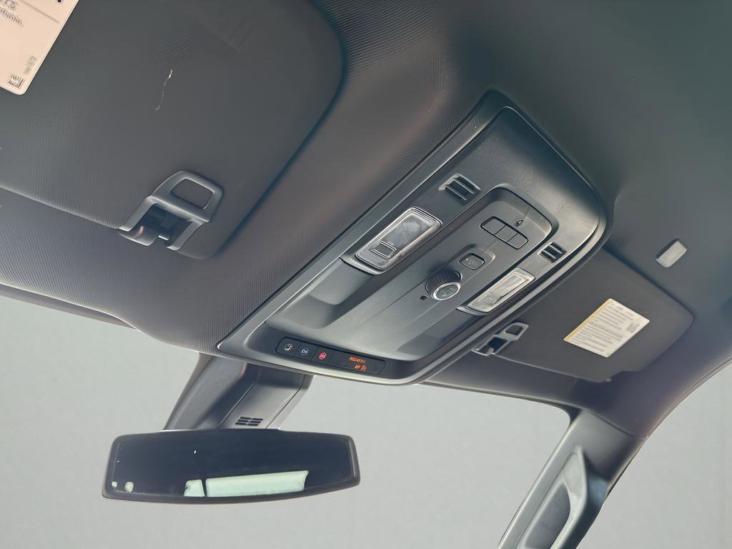 Used 2022 Chevrolet Suburban Z71 image 37