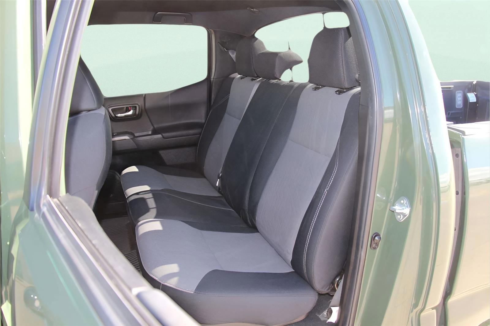 Used 2022 Toyota Tacoma TRD Sport w/ Technology Package image 25