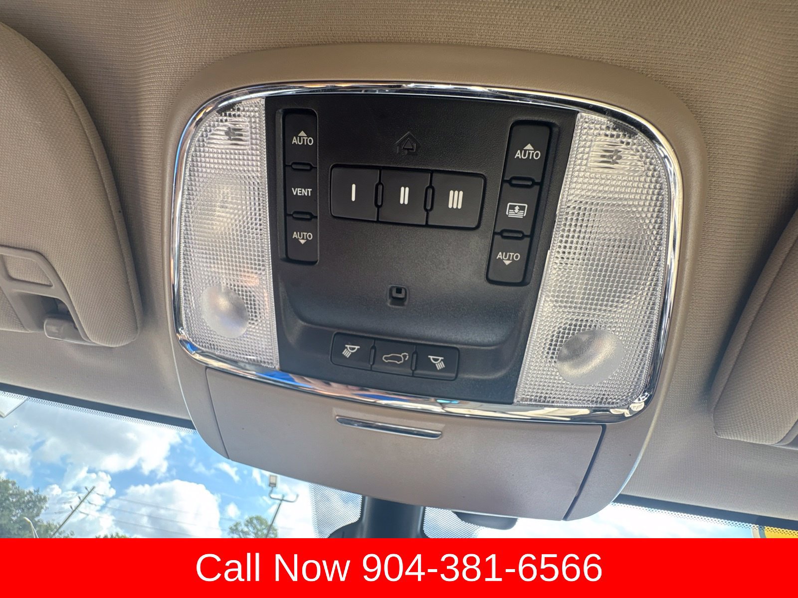 Used 2019 Jeep Grand Cherokee Limited w/ Luxury Group II RWD image 39