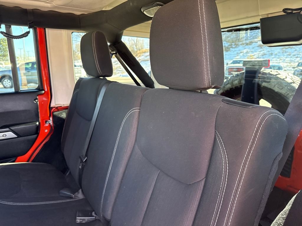 Used 2015 Jeep Wrangler Unlimited Sahara w/ Connectivity Group image 22