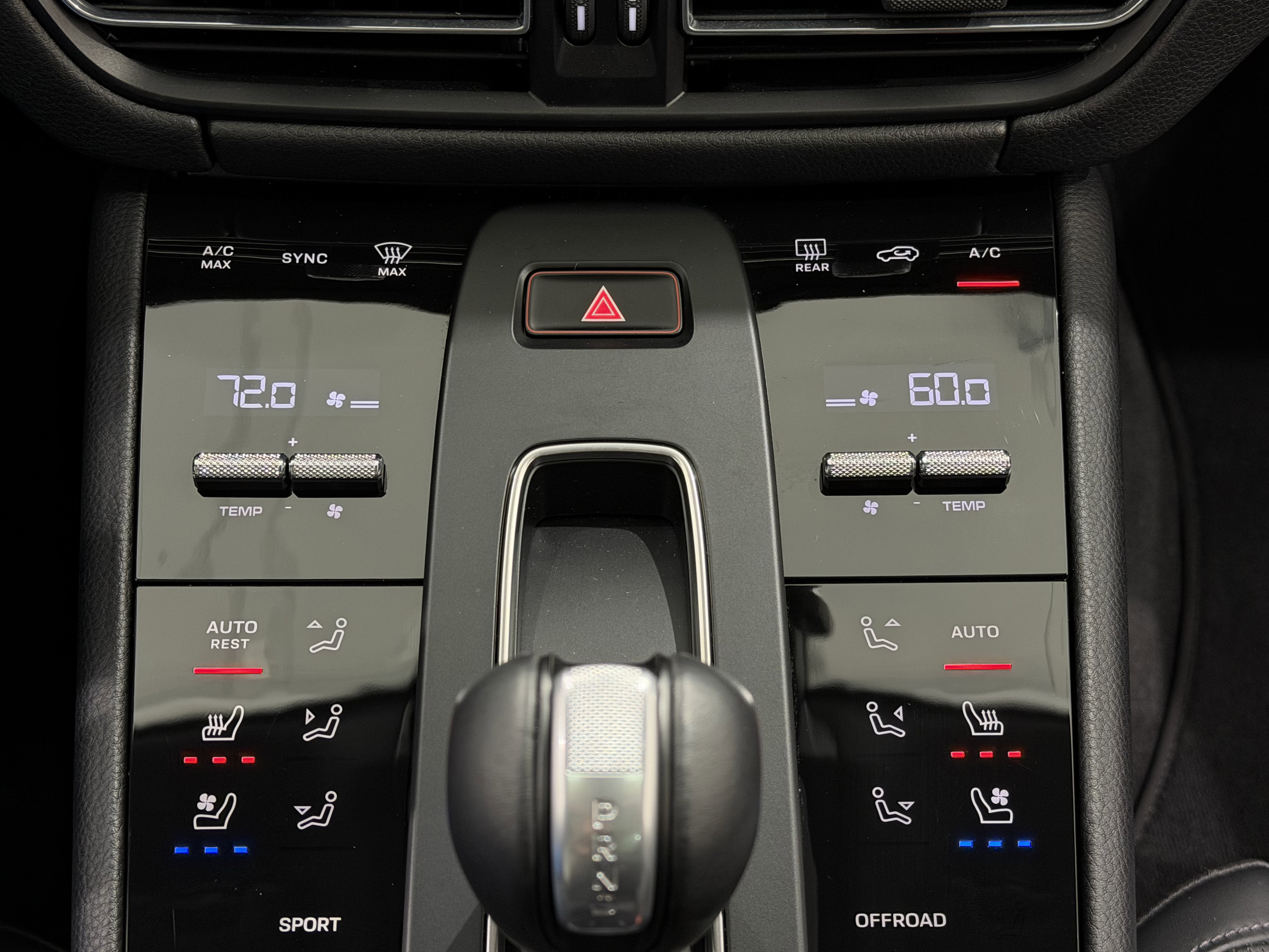 Certified 2025 Porsche Macan image 36