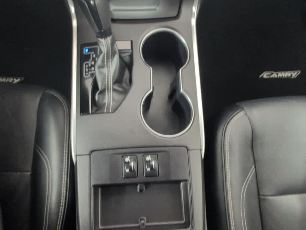 Used 2017 Toyota Camry XLE w/ Moonroof Package FWD image 24