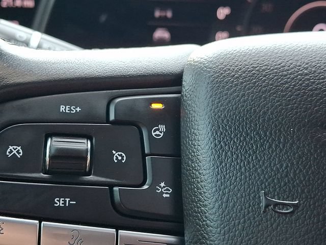 Used 2021 Cadillac Escalade ESV Premium Luxury w/ Driver Assist Tech Package AWD/4WD image 29