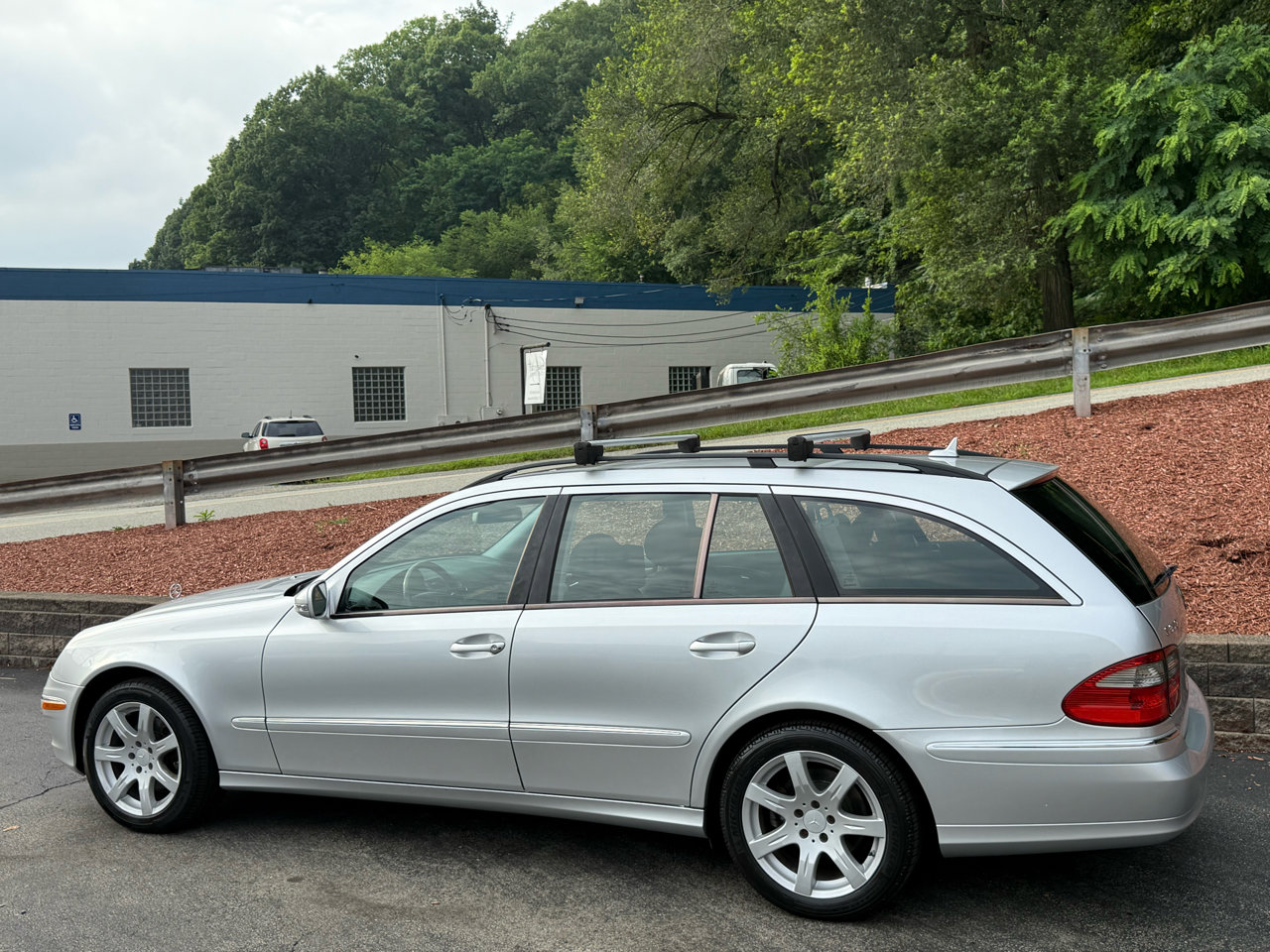 Used 2008 Mercedes-Benz E 350 4MATIC Wagon image 3