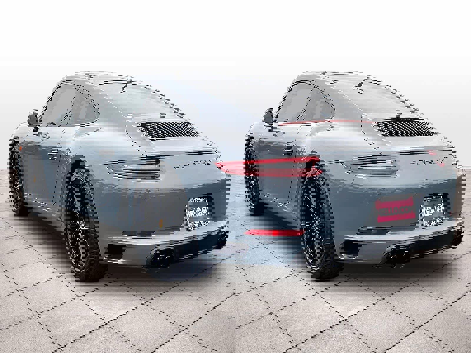 Used 2018 Porsche 911 Carrera image 11