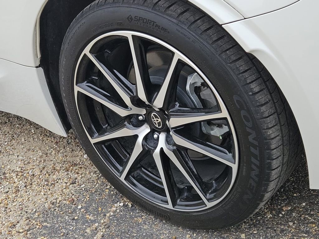 Used 2023 Toyota GR86 RWD image 7