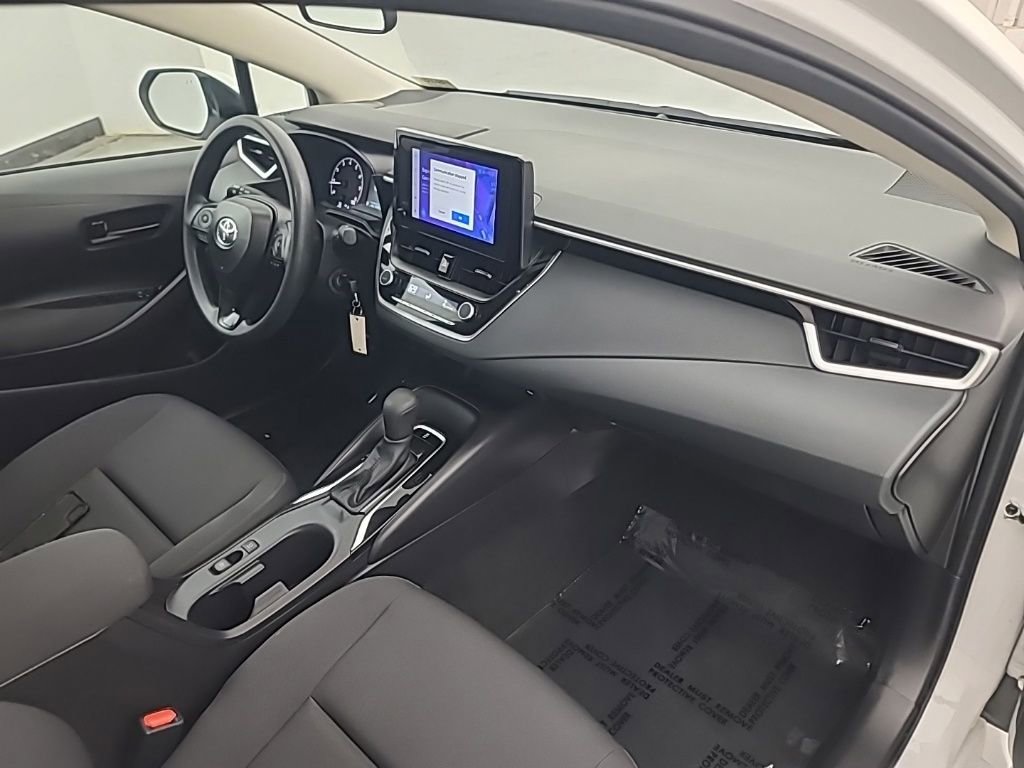 Used 2025 Toyota Corolla LE image 15