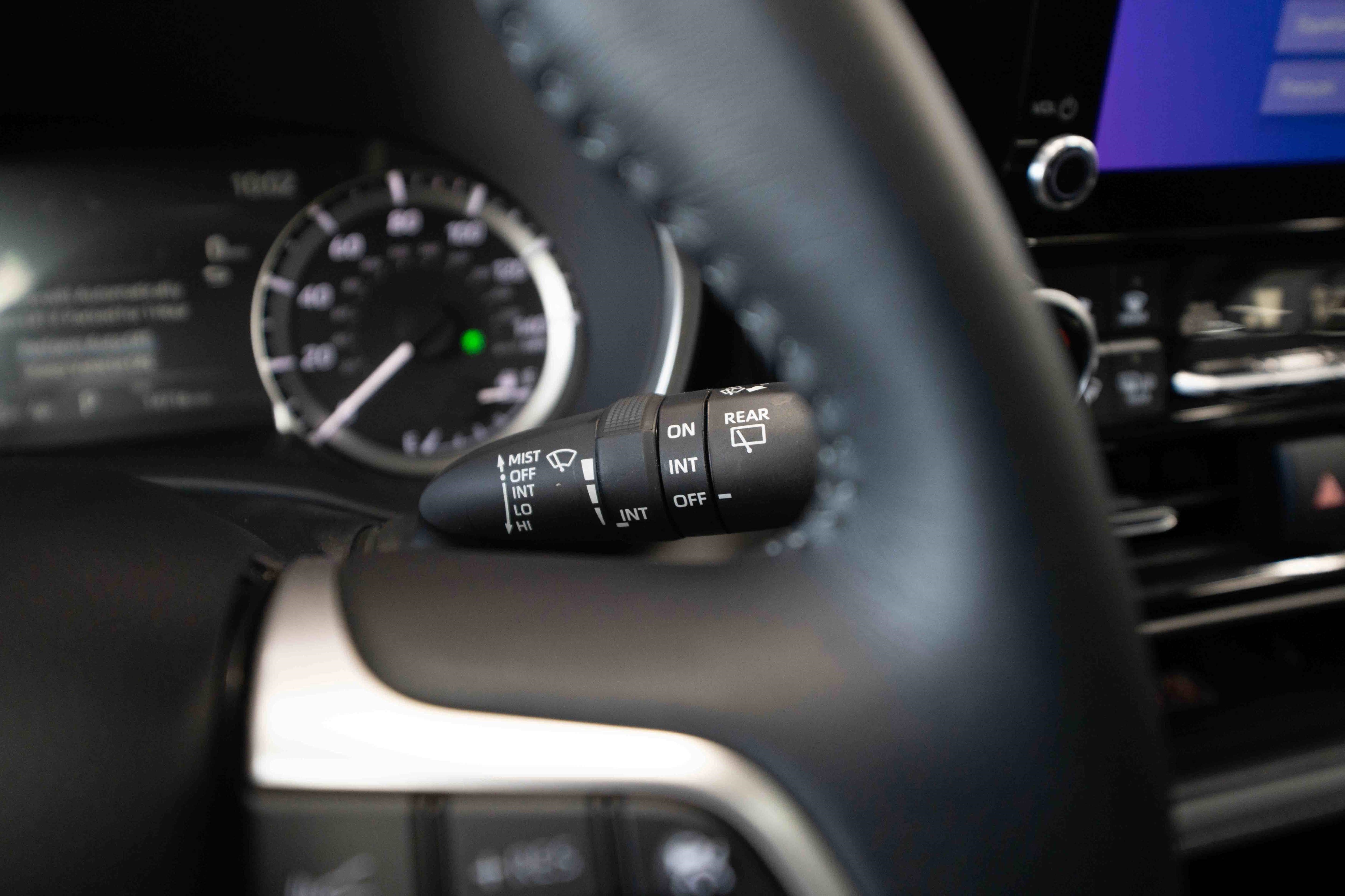 Used 2025 Toyota Highlander XLE image 14