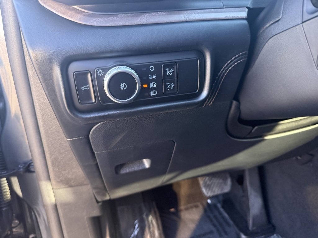 Used 2023 Ford Explorer Platinum w/ Technology Package image 26