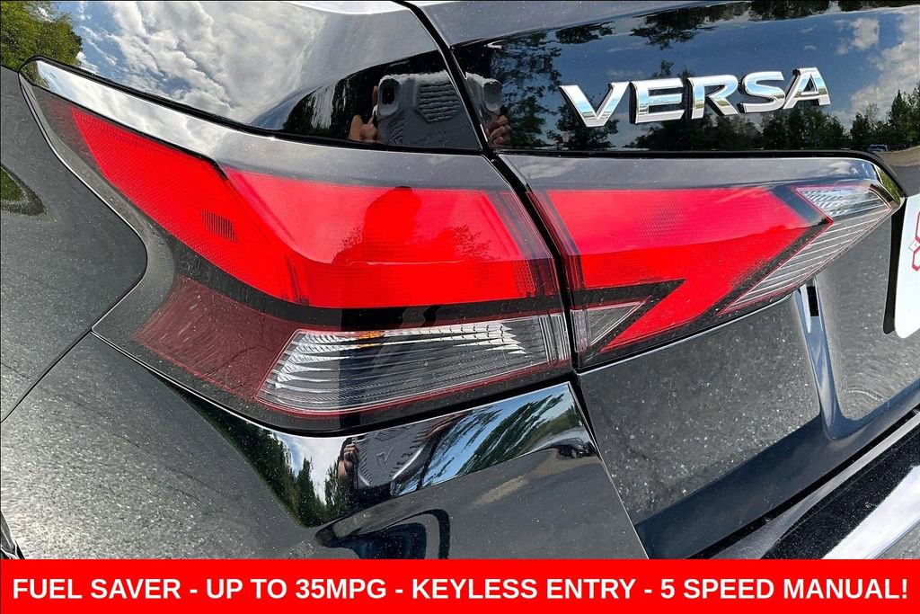 Certified 2022 Nissan Versa S FWD image 21