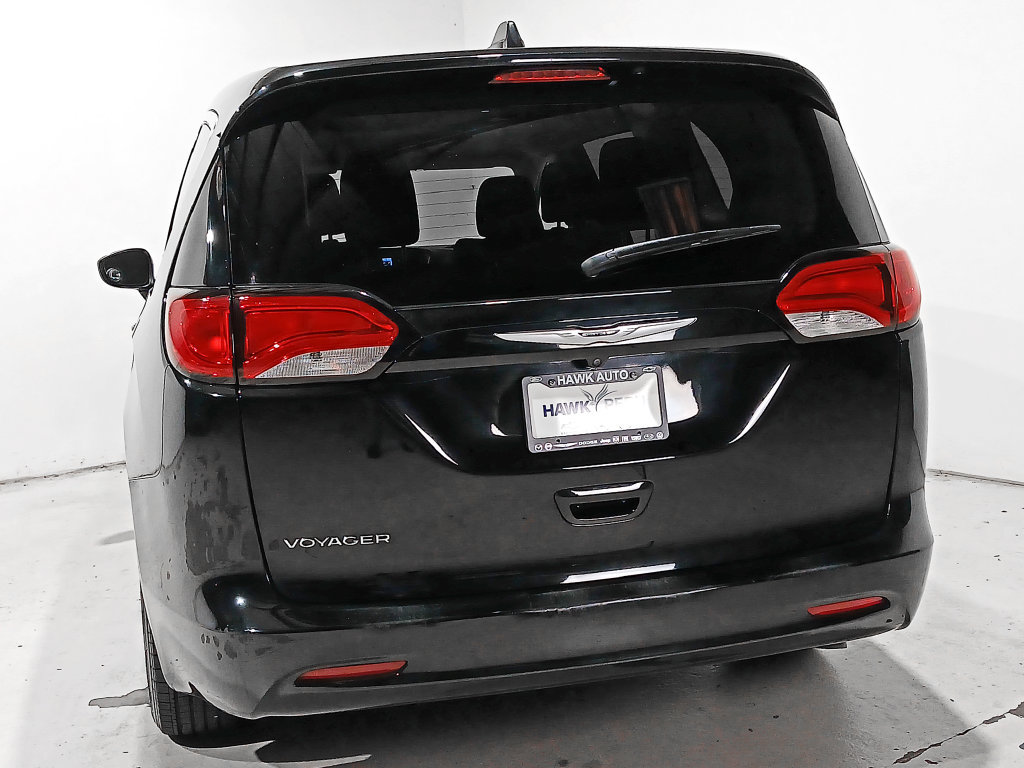Used 2024 Chrysler Voyager LX FWD image 5