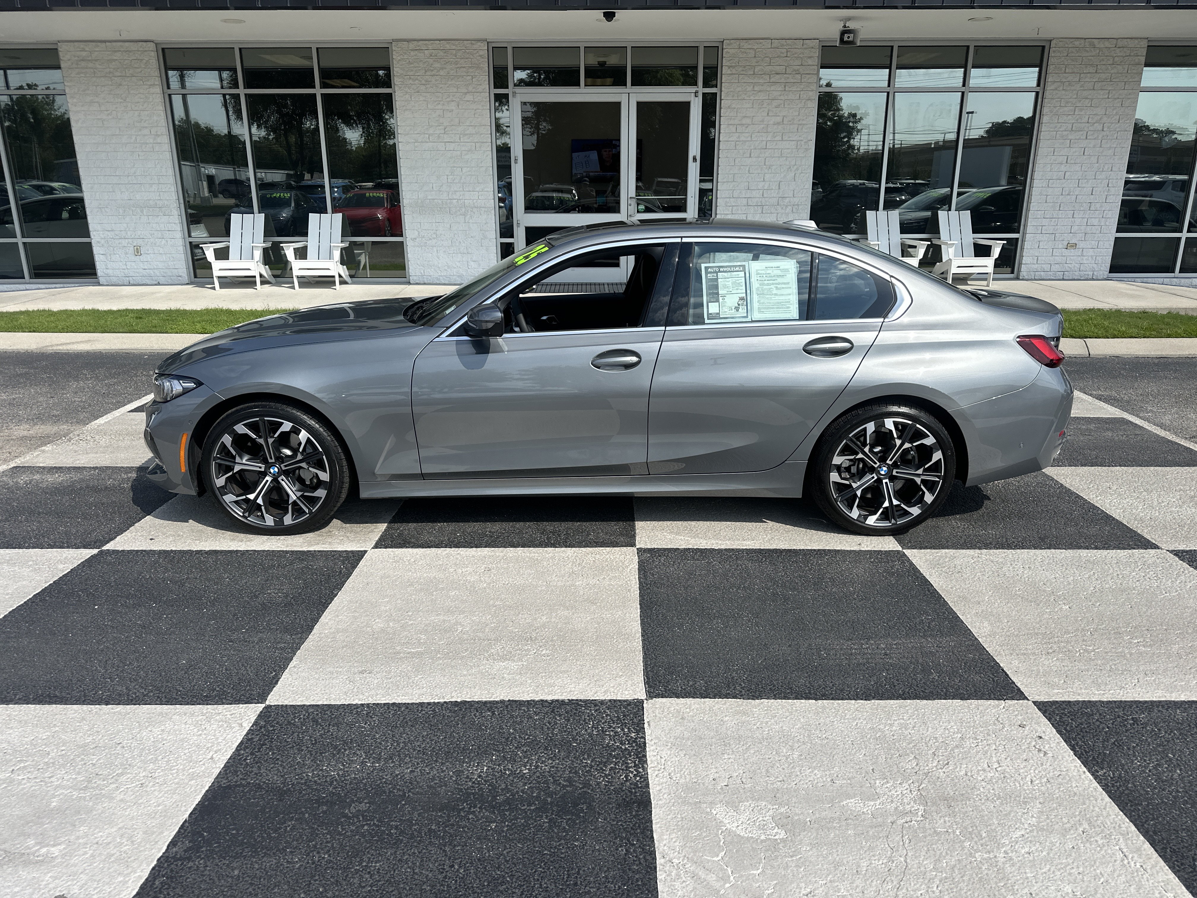 Used 2025 BMW 330i Sedan w/ Premium Package RWD image 1