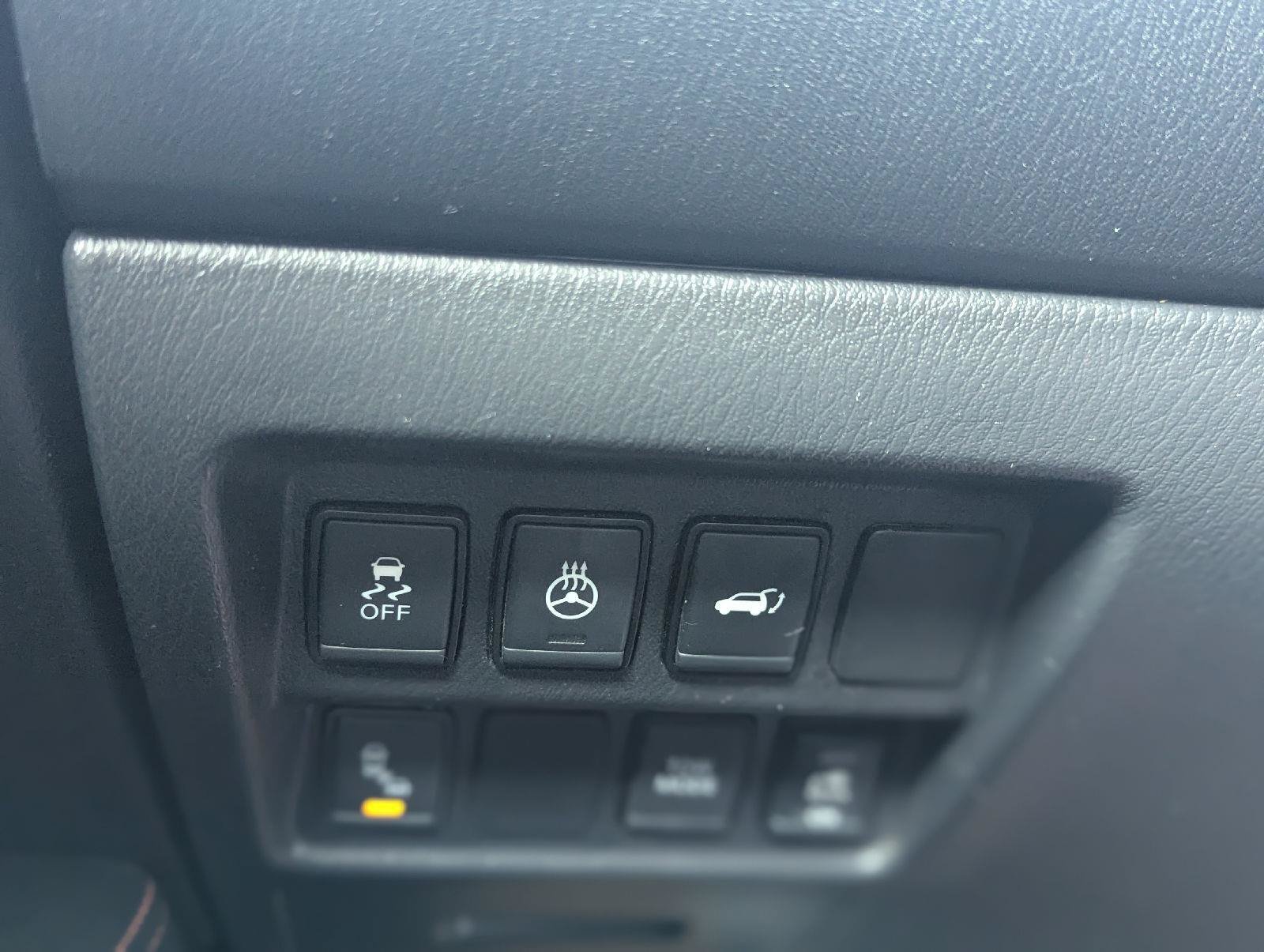 Used 2020 Nissan Pathfinder SL AWD/4WD image 29