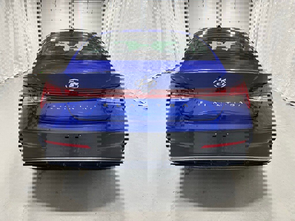 Used 2025 Hyundai Elantra SEL w/ Cargo Package image 6