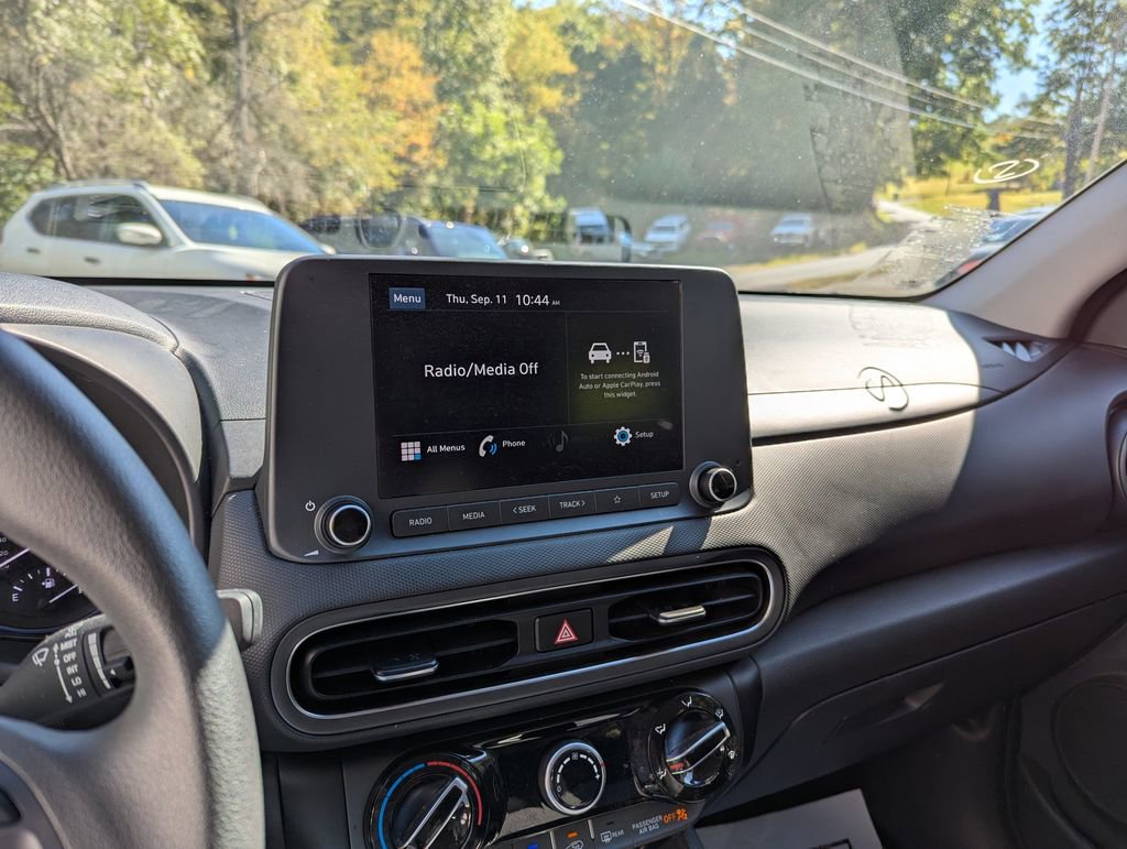 Used 2023 Hyundai Kona SE image 10