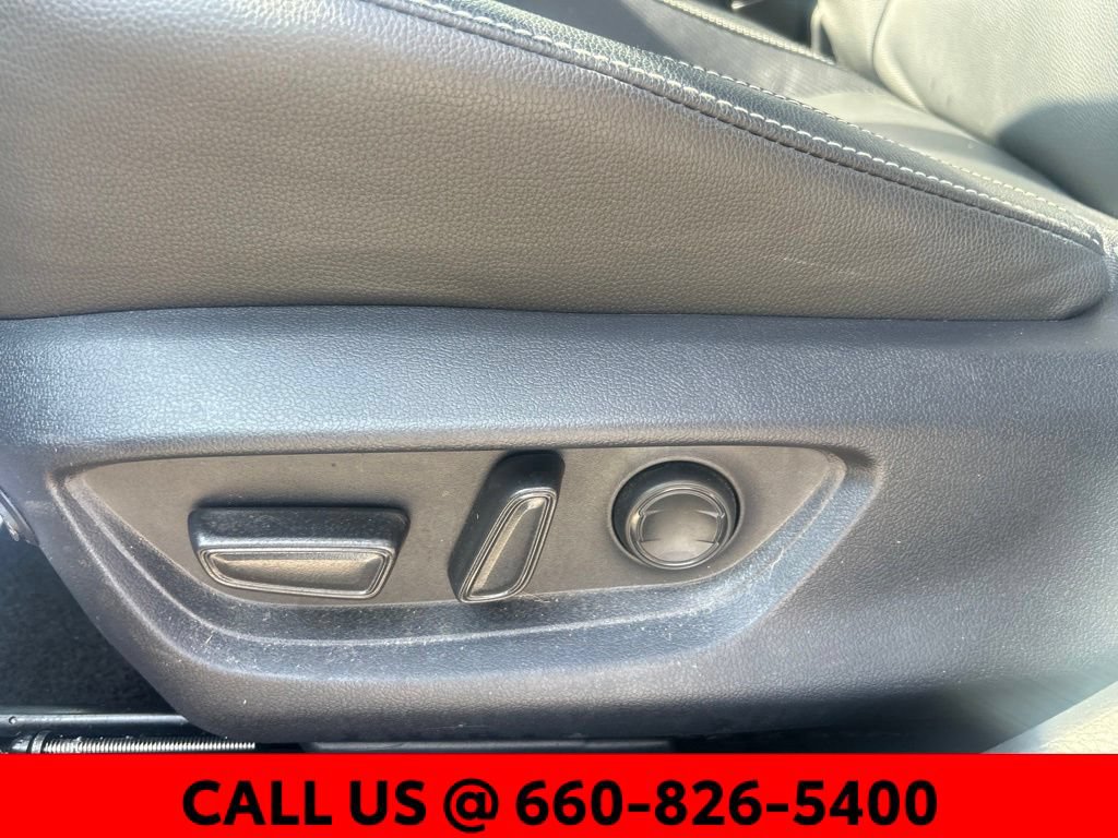 Used 2025 Toyota Camry SE FWD image 14