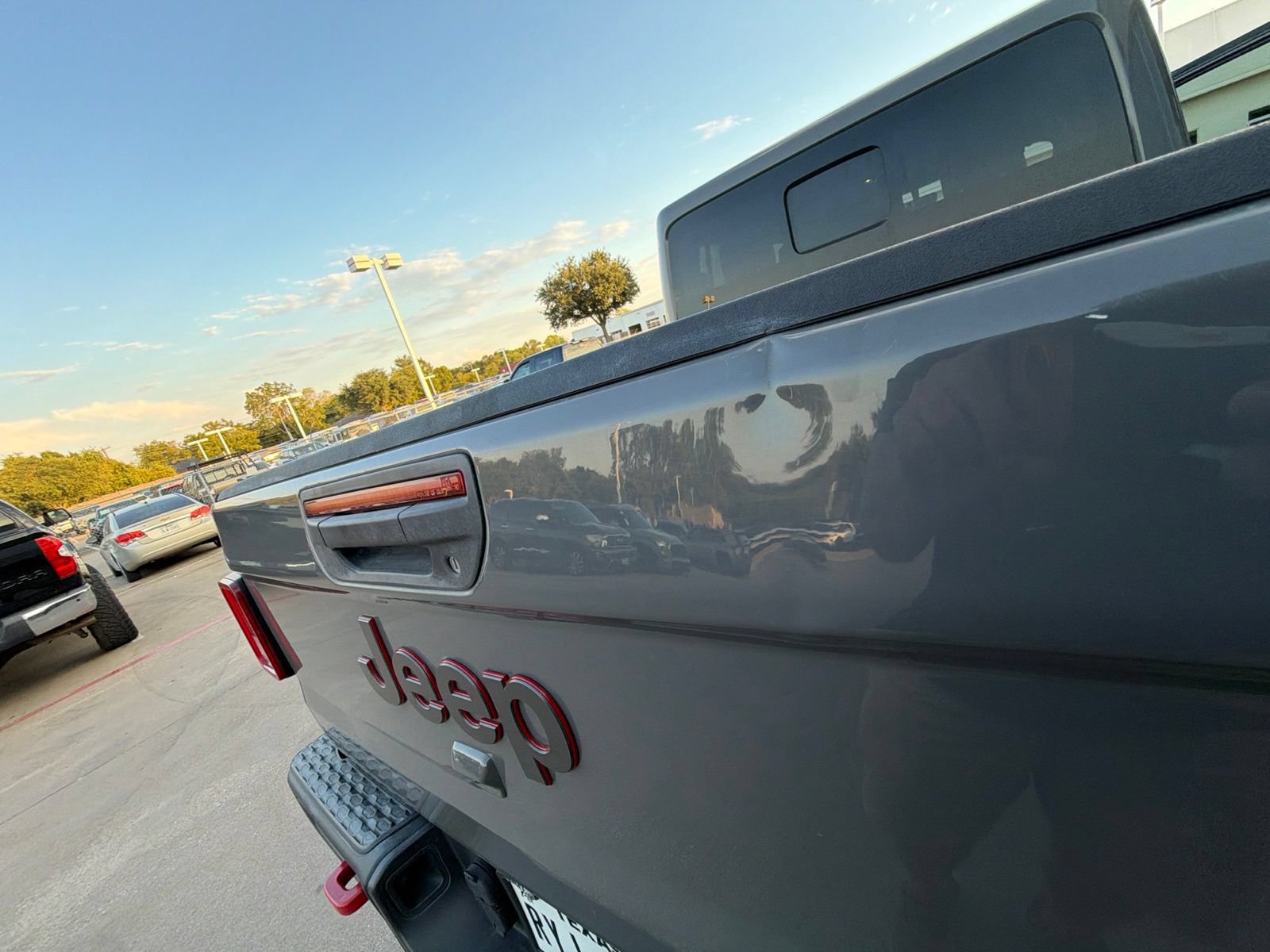 Used 2021 Jeep Gladiator Rubicon AWD/4WD image 15