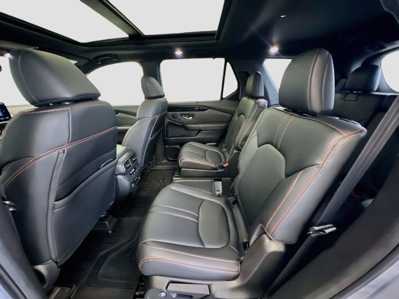 Certified 2025 Honda Pilot TrailSport image 23