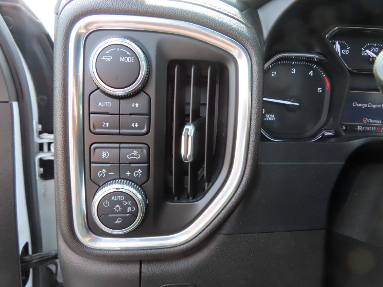 Used 2022 GMC Sierra 2500 AT4 w/ Gooseneck/5TH Wheel Package AWD/4WD image 34