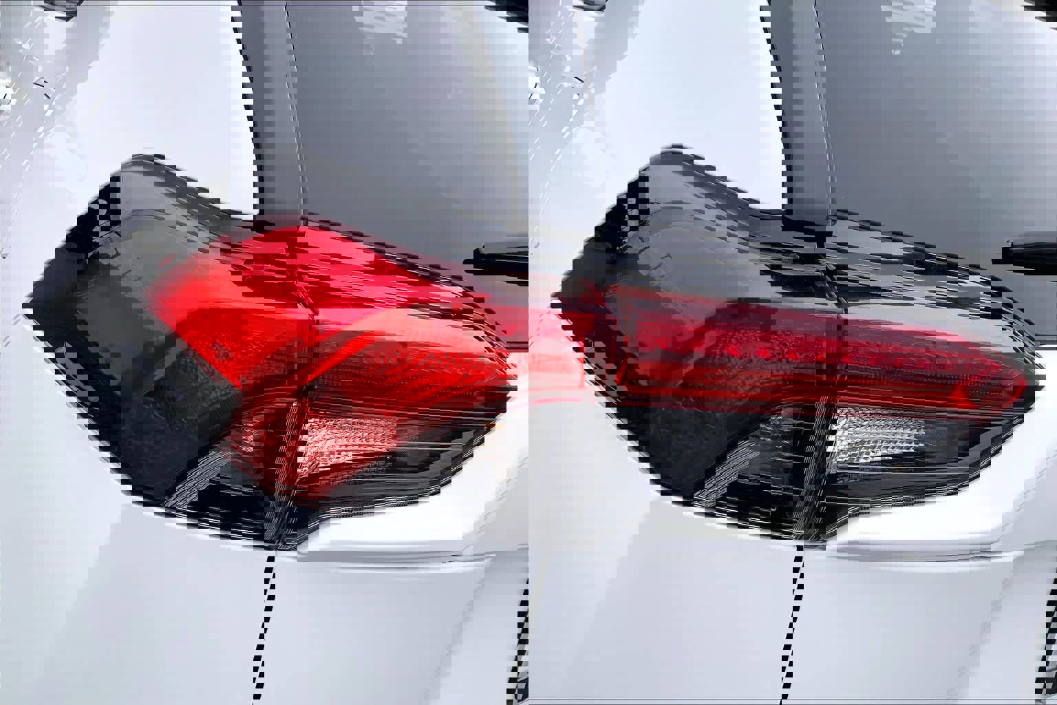 Used 2021 Toyota RAV4 XLE w/ Convenience Package AWD/4WD image 29