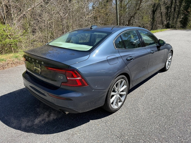 Used 2020 Volvo S60 T5 Momentum image 6
