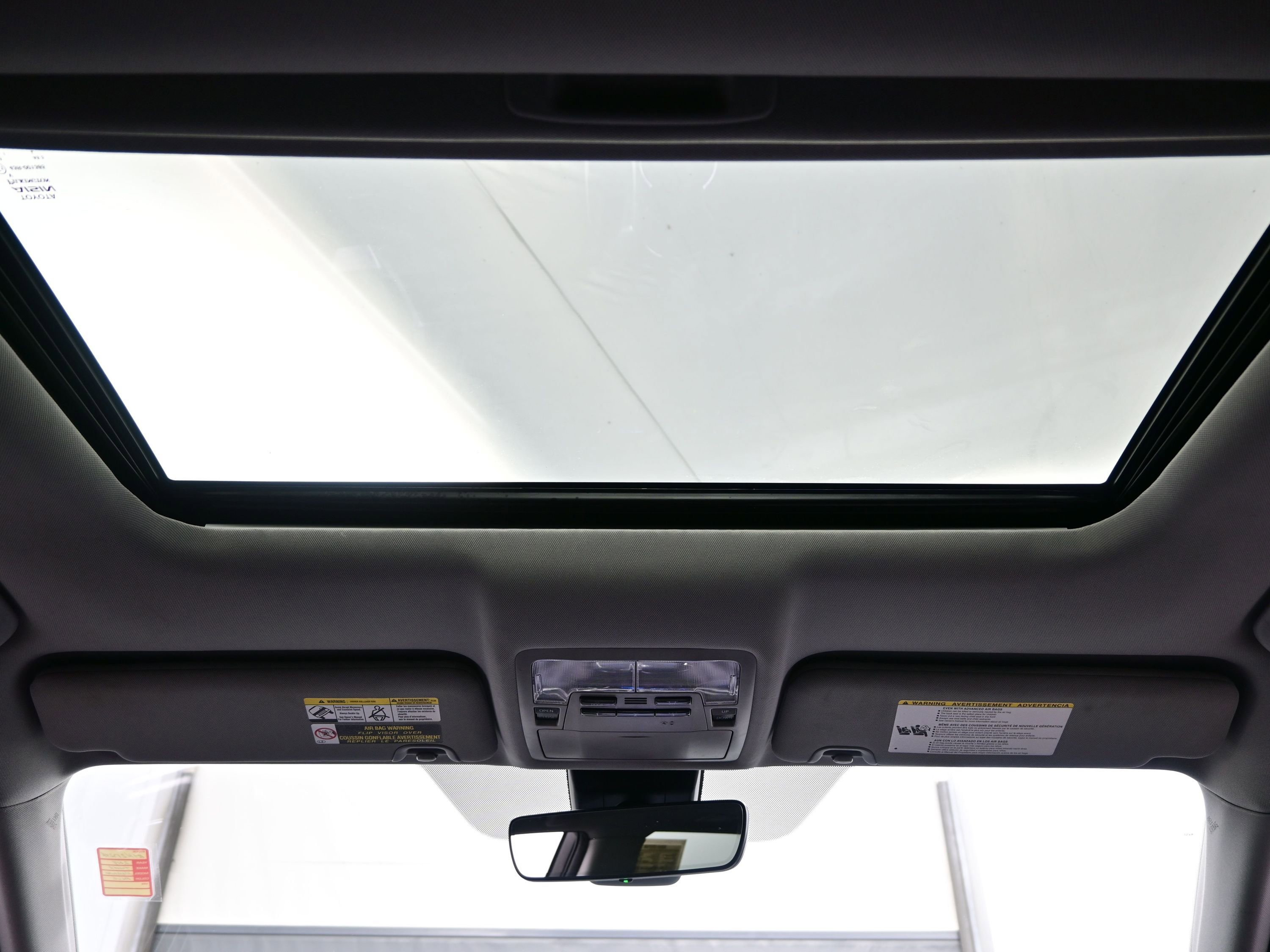 Used 2017 Toyota Highlander Limited image 19