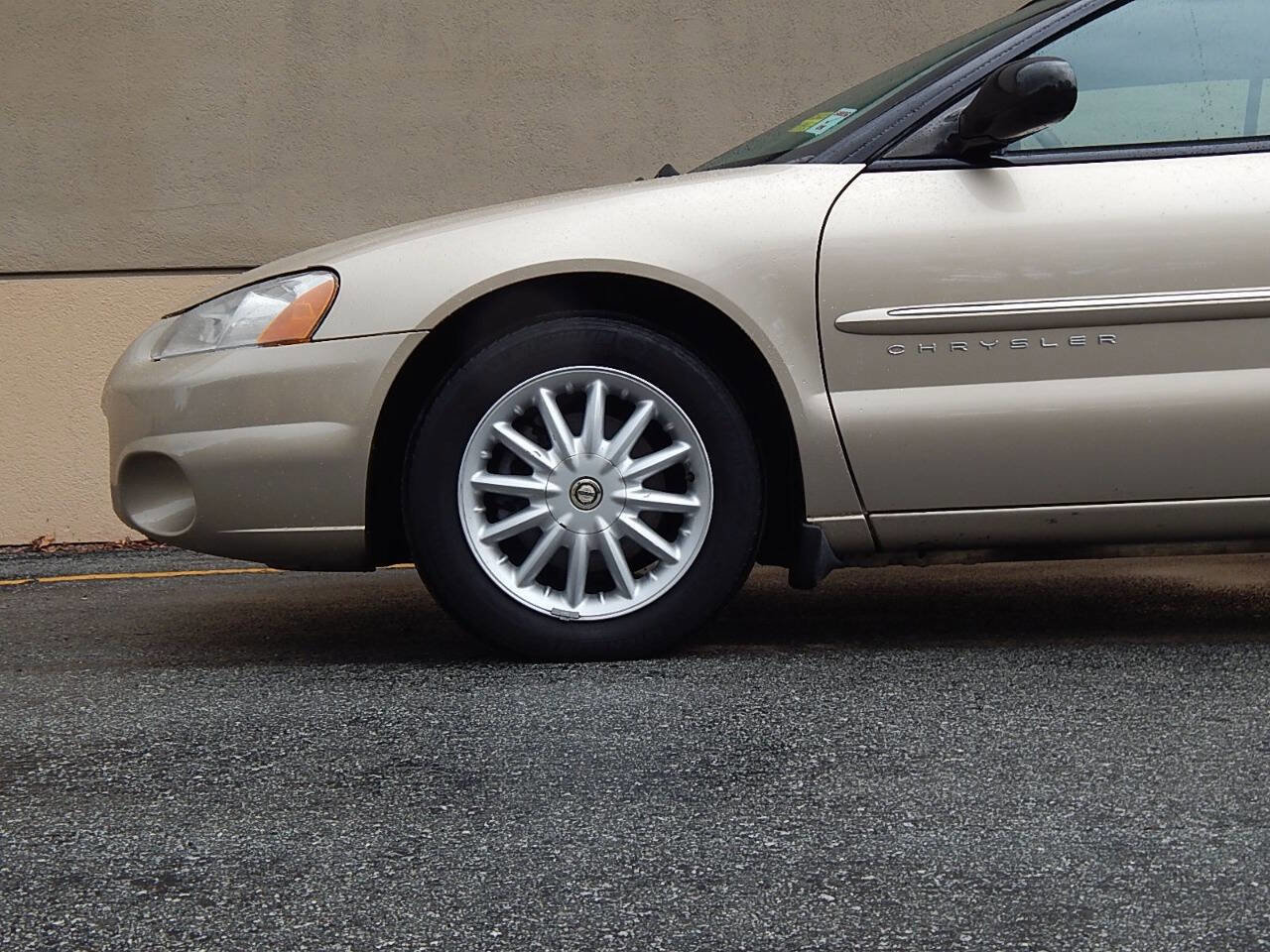Used 2001 Chrysler Sebring LXi image 12
