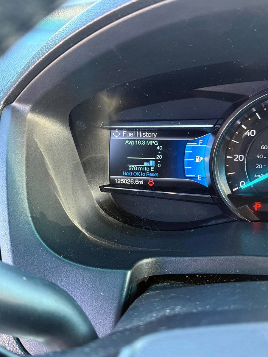 Used 2017 Ford Explorer Limited w/ Class II Trailer Tow Package image 11