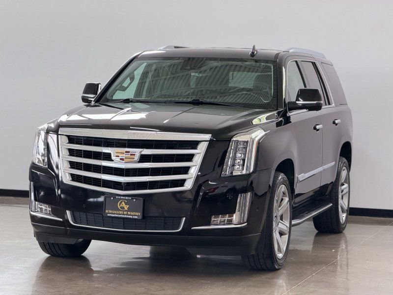 Used 2020 Cadillac Escalade Luxury RWD image 3