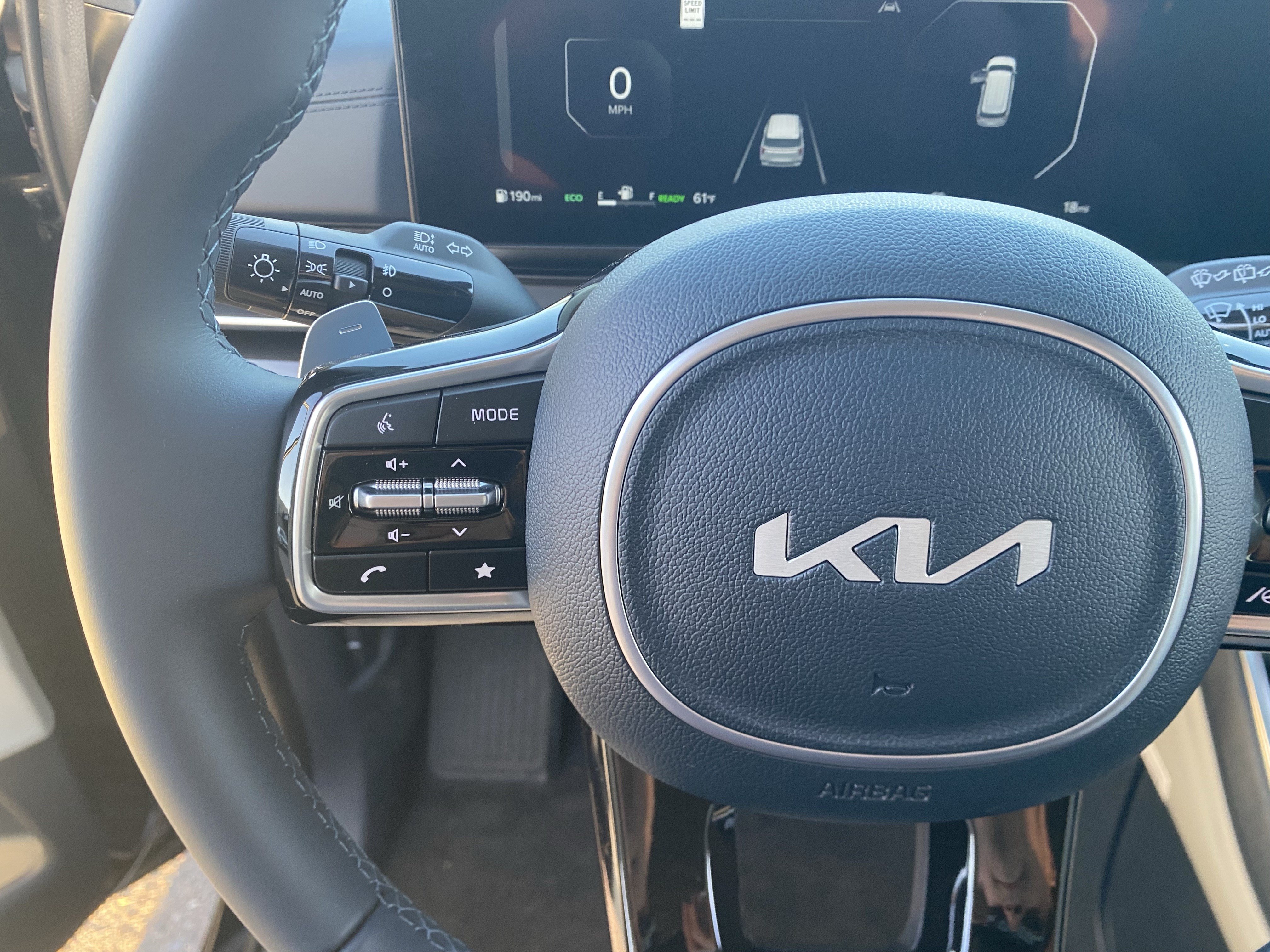 New 2026 Kia Carnival SX w/ SX Dark Edition Package FWD image 22