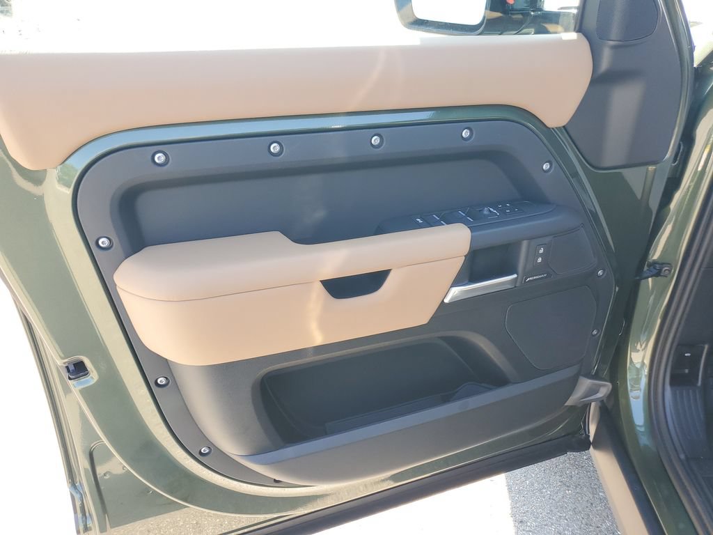 New 2026 Land Rover Defender 110 S AWD/4WD image 7