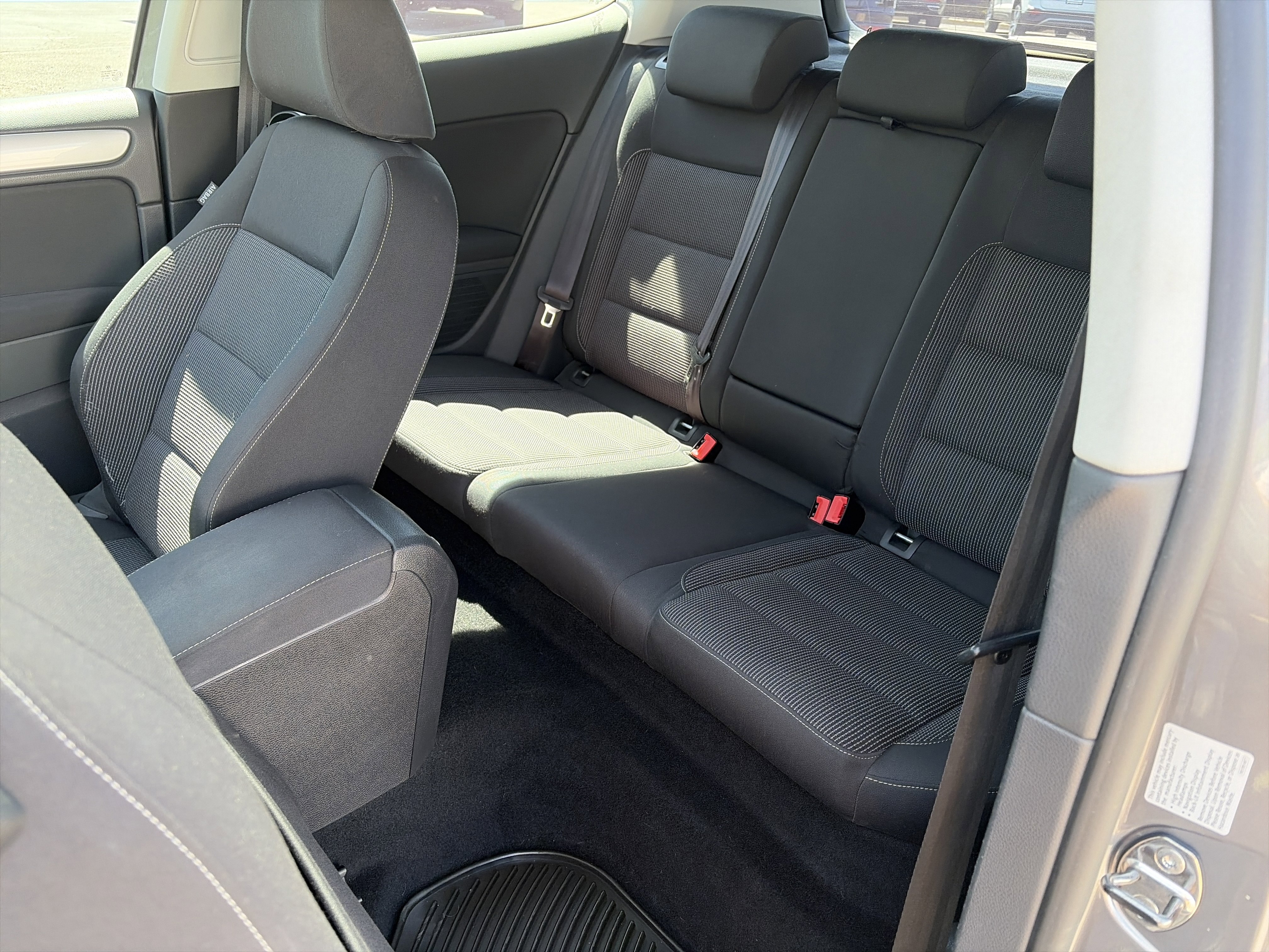 Used 2010 Volkswagen Golf TDI FWD image 27