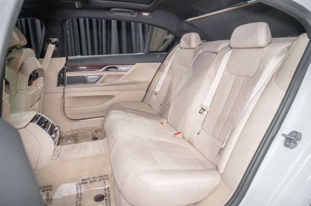 Used 2021 BMW 740i w/ M Sport Package RWD image 12