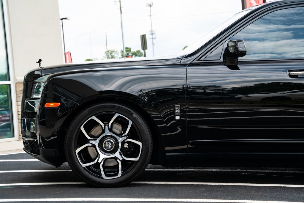 Used 2022 Rolls-Royce Cullinan Black Badge AWD/4WD image 20