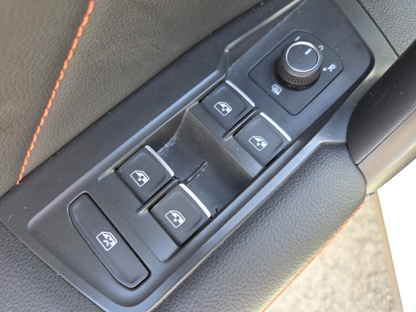 Used 2024 Volkswagen Tiguan Wolfsburg Edition AWD/4WD image 29