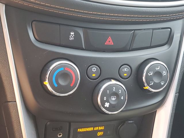 Used 2019 Chevrolet Trax LT w/ LT Convenience Package FWD image 29