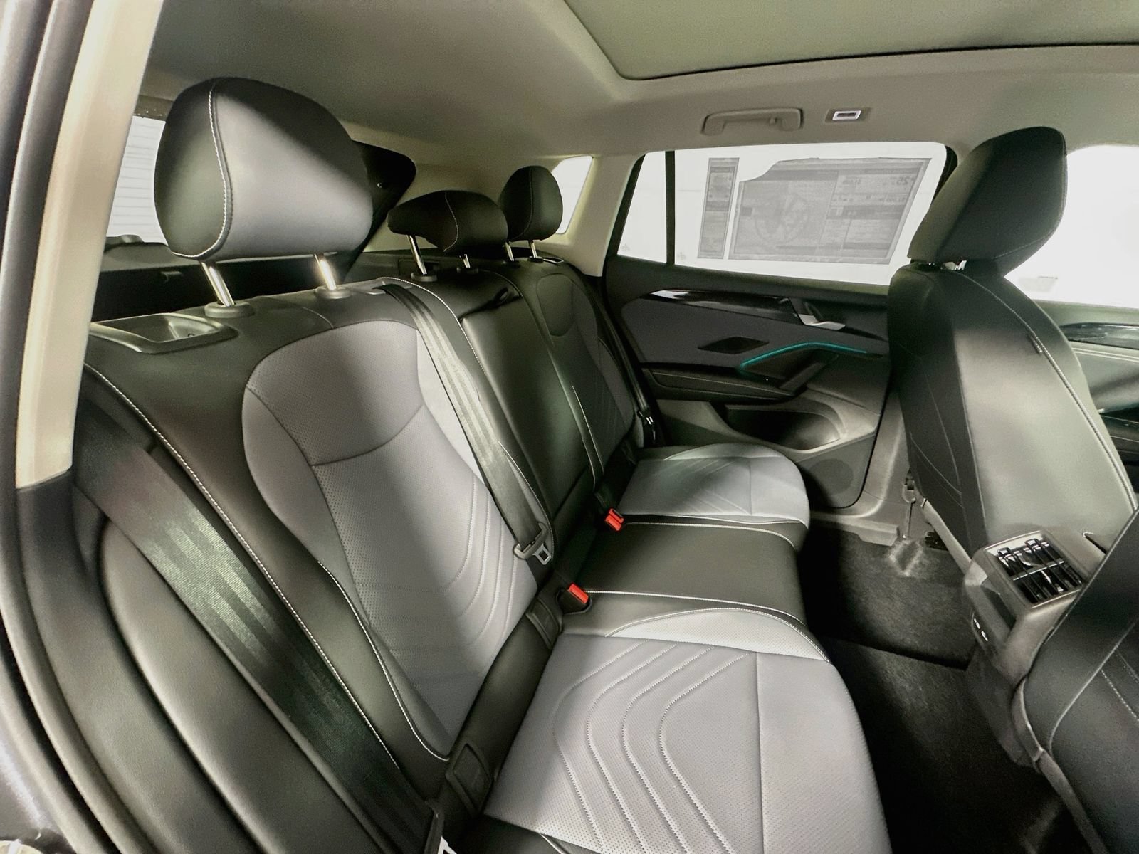 New 2026 Volkswagen Tiguan SE AWD/4WD image 26