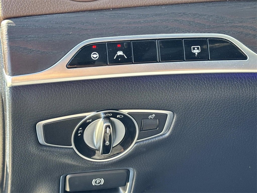 Used 2018 Mercedes-Benz S 560 Sedan w/ AMG Line Exterior image 15