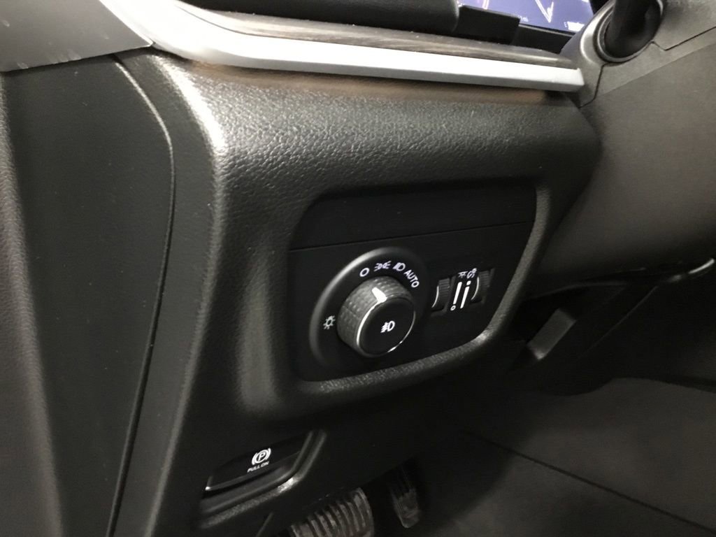 Used 2024 Jeep Grand Cherokee Limited image 9