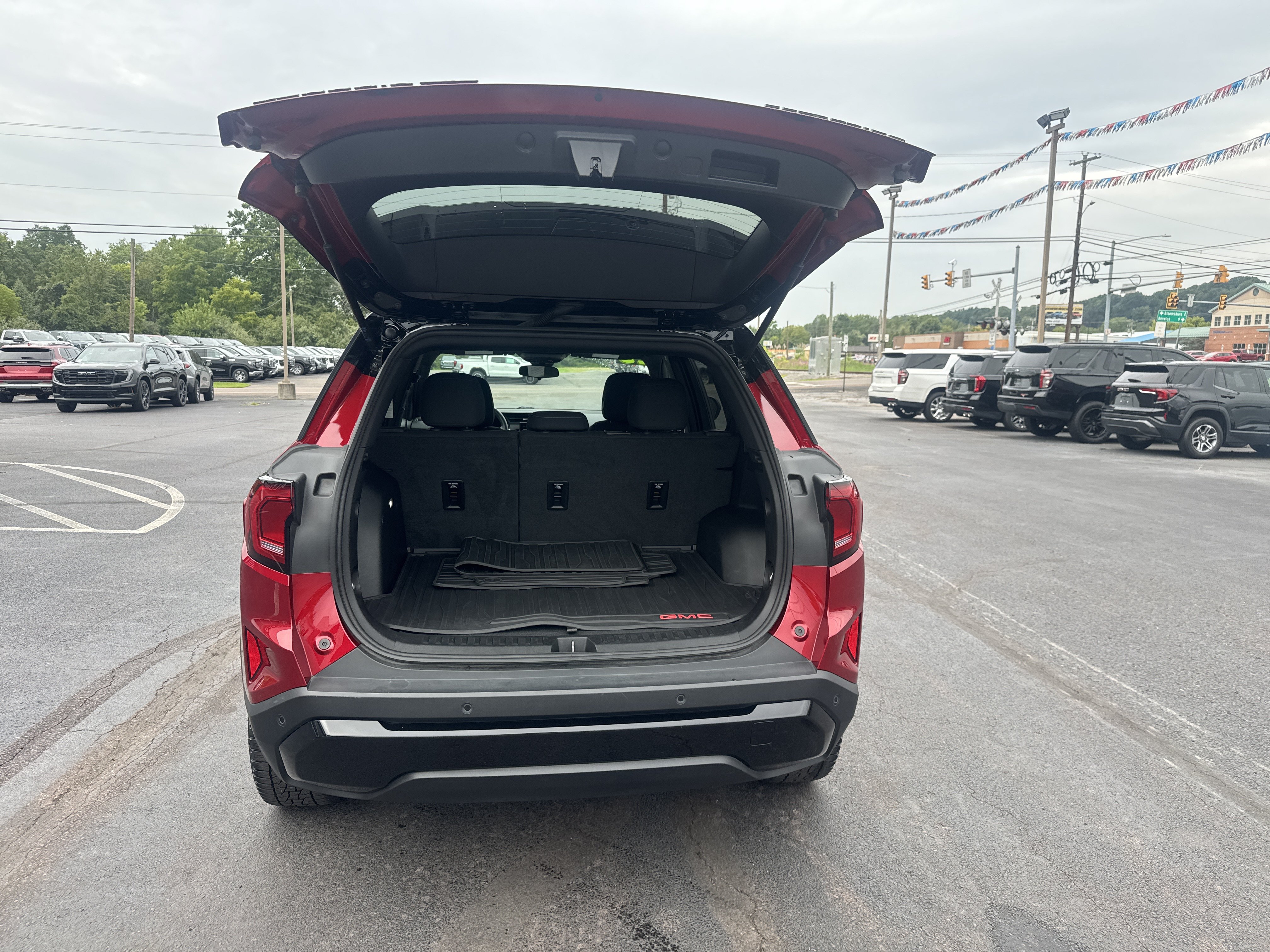 Used 2025 GMC Terrain Elevation w/ Black Edition AWD/4WD image 5