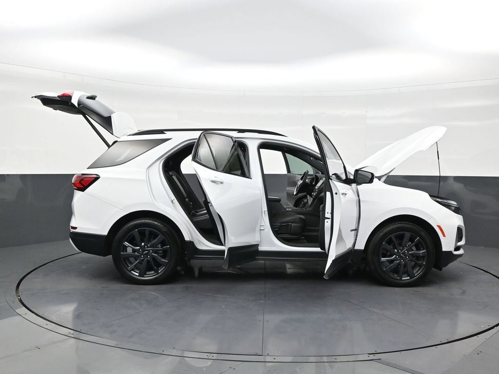 Used 2023 Chevrolet Equinox RS image 30
