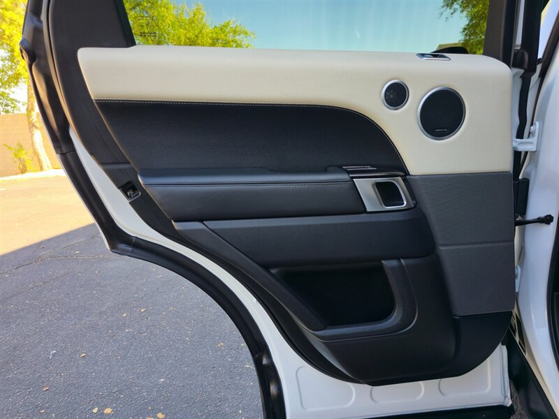 Used 2019 Land Rover Range Rover Sport HSE AWD/4WD image 27