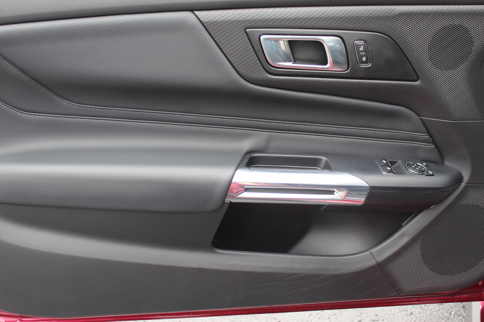 Used 2025 Ford Mustang GT Premium image 11