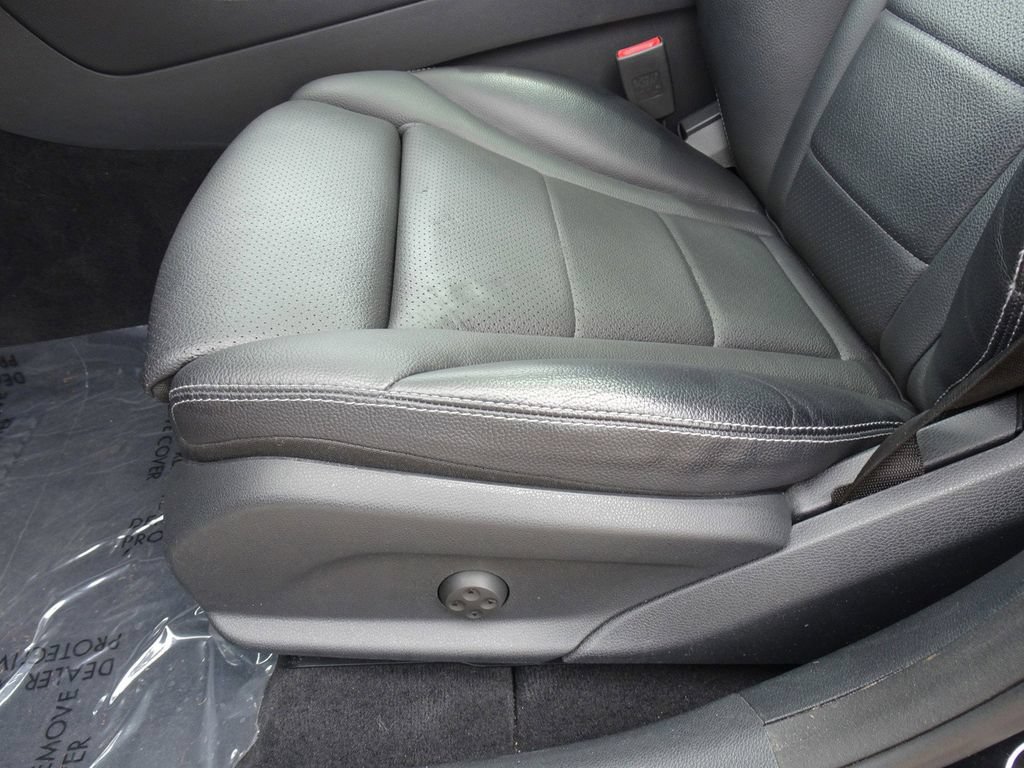Used 2018 Mercedes-Benz GLC 300 4MATIC image 10