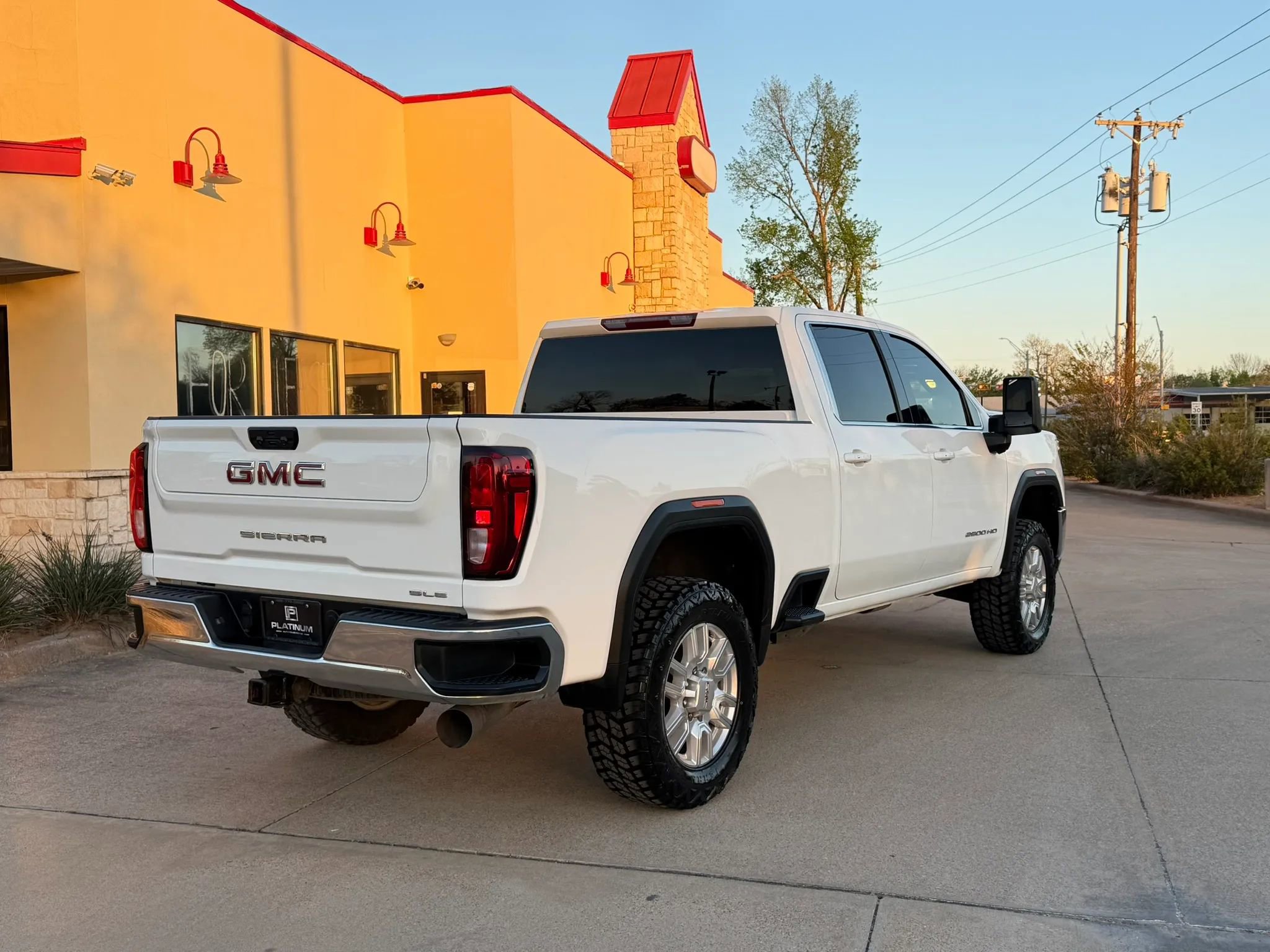 Used 2022 GMC Sierra 2500 SLE w/ SLE Convenience Package image 5