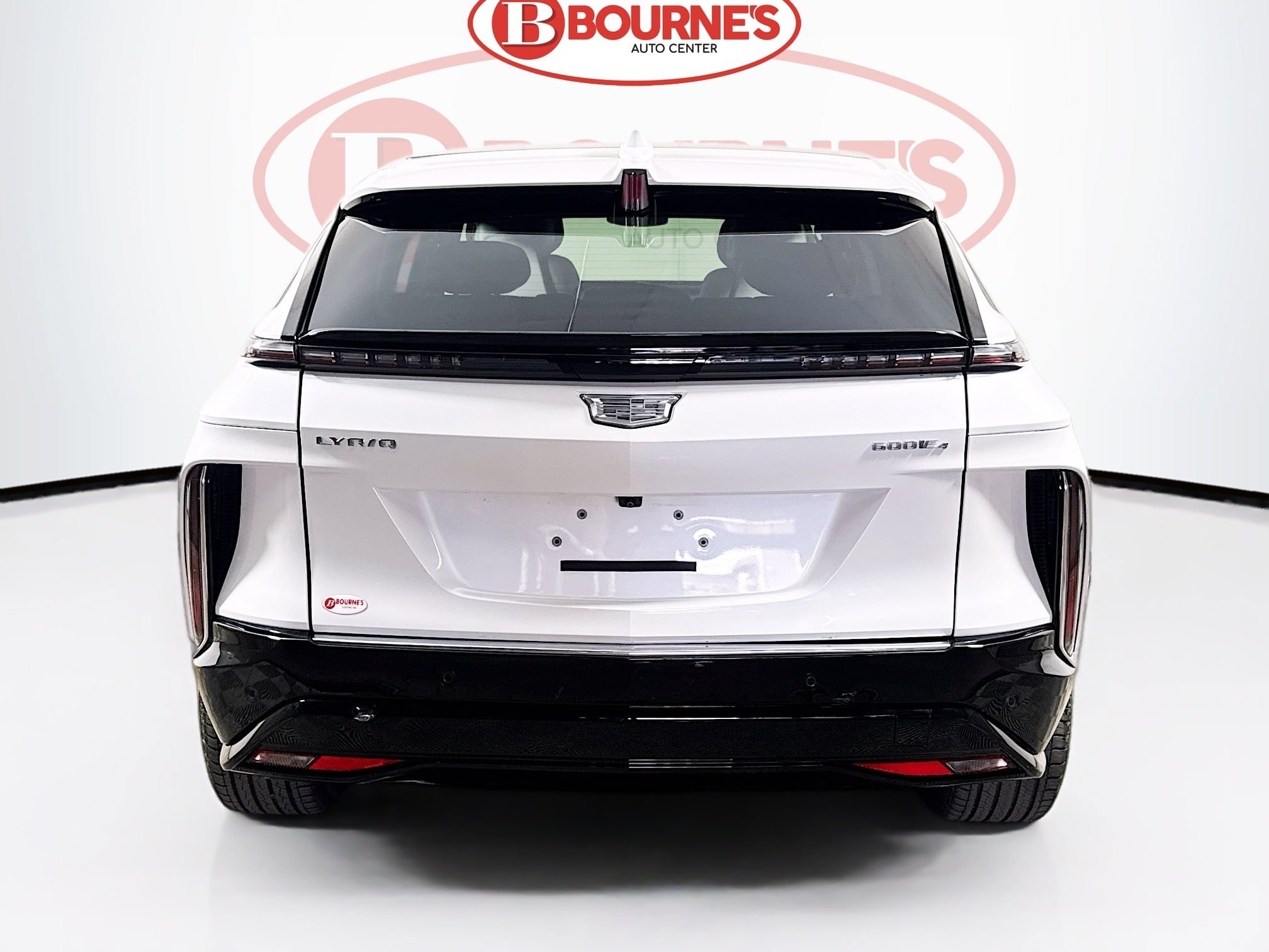 Used 2024 Cadillac Lyriq Luxury AWD/4WD image 9
