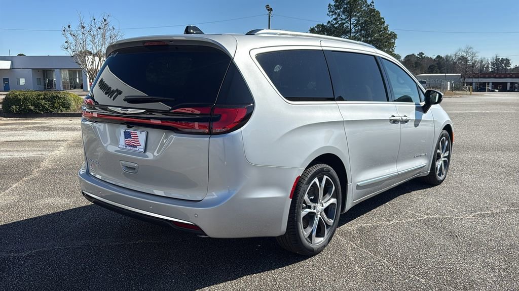 New 2026 Chrysler Pacifica Pinnacle image 8